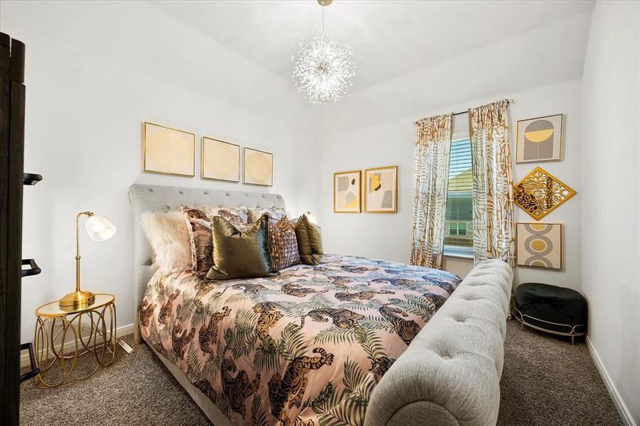 Auxiliary bedroom opens onto full bath