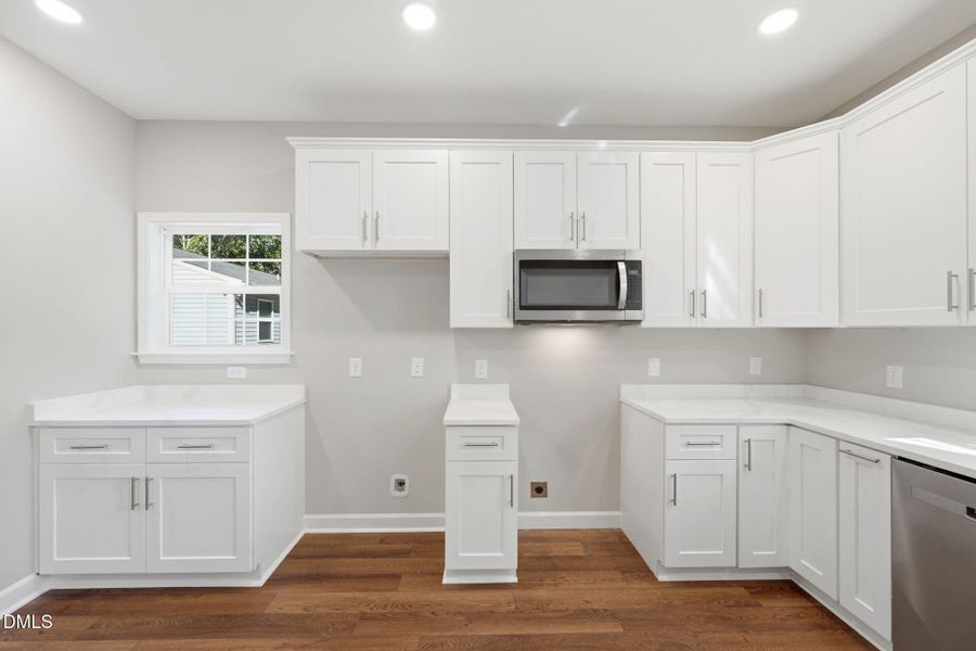 11-web-or-mls-ROB04985