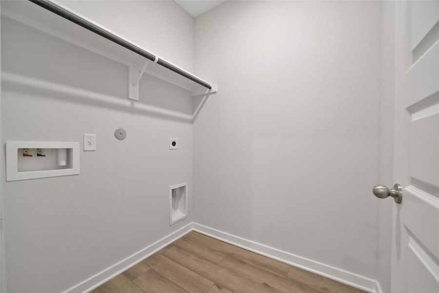 Spacious, unfurnished interior of a new home in Sunterra, Katy (Image 131). Spacious, unfurnished interior of a new home in Sunterra, Katy (Image 131).