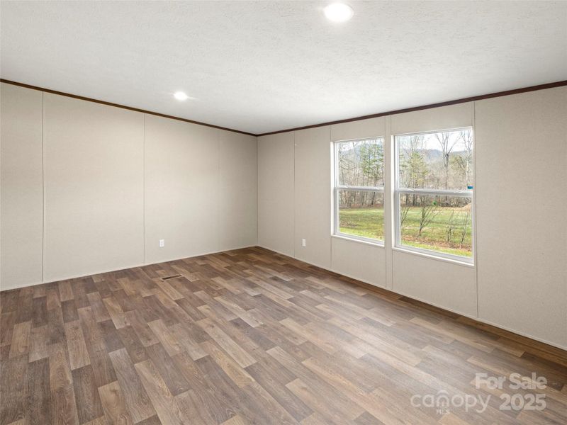 Spacious, unfurnished interior of a new home in , Old Fort (Image 15).