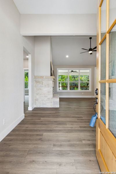 Spacious, unfurnished interior of a new home in , Canyon Lake (Image 29).