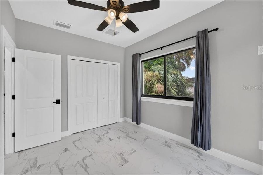 Spacious, unfurnished interior of a new home in , Tampa (Image 61).