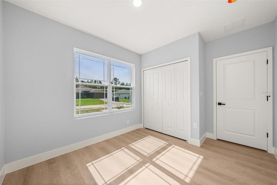 Spacious, unfurnished interior of a new home in , Sebring (Image 30).