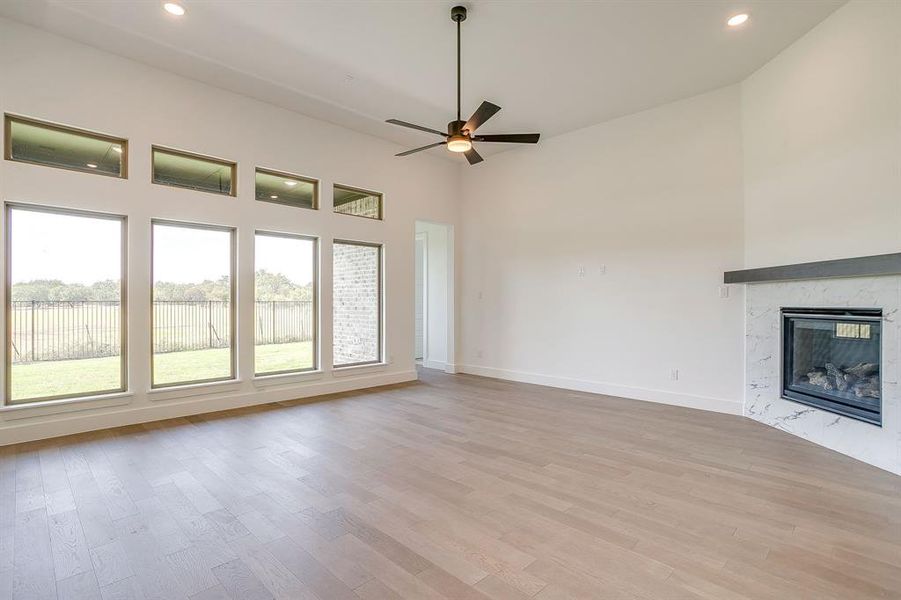 Spacious, unfurnished interior of a new home in Pecan Grove, Burleson (Image 23).