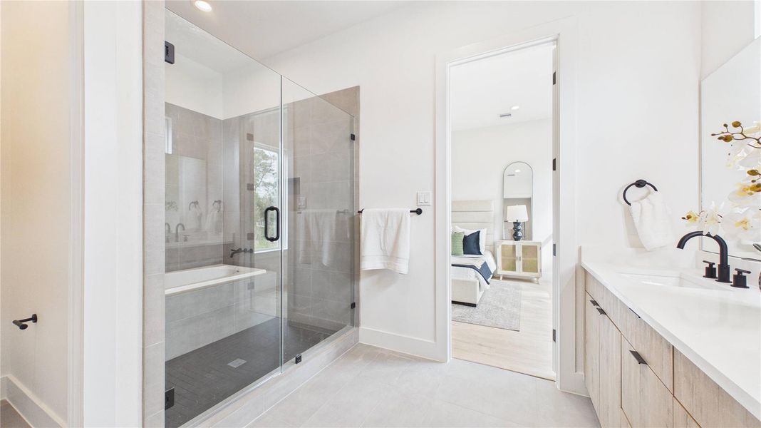 Furnished interior view inside a new home in Cebra Court, Houston (Image 34).