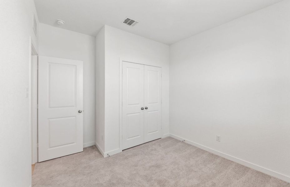 Spacious, unfurnished interior of a new home in Sonterra, Jarrell (Image 34).
