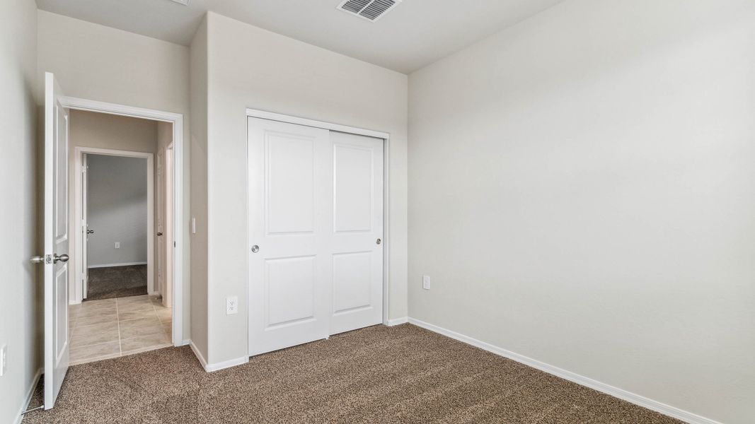 Spacious, unfurnished interior of a new home in Western Crossing, Florence (Image 23).