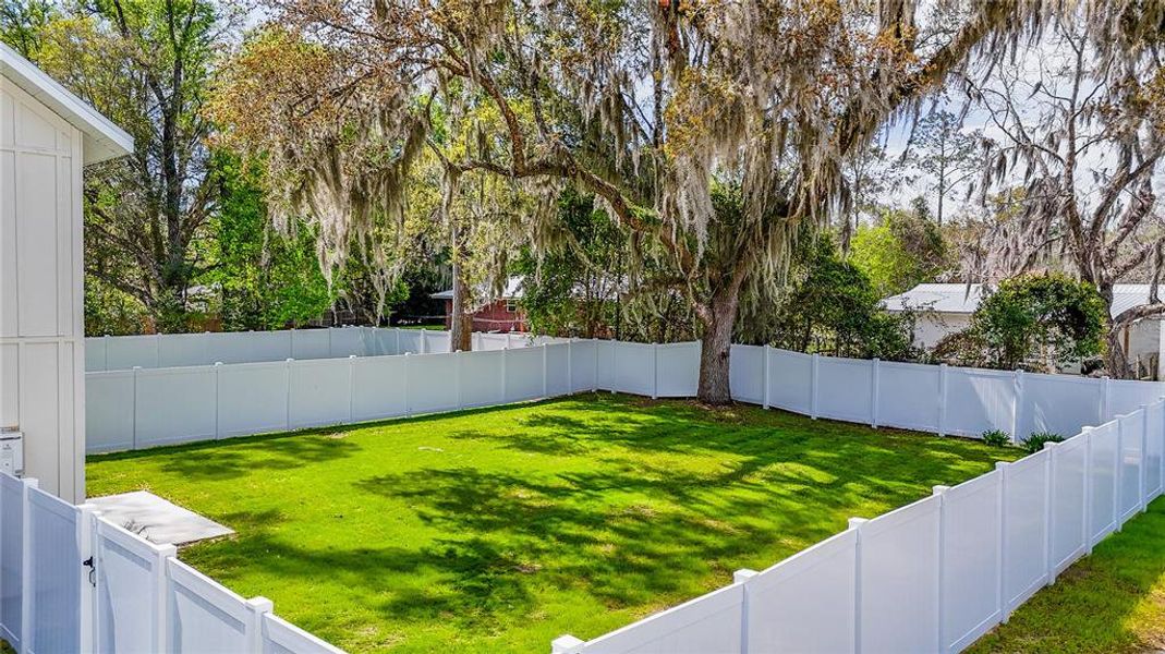 Exterior details and patio area of a home in , Williston (Image 20).