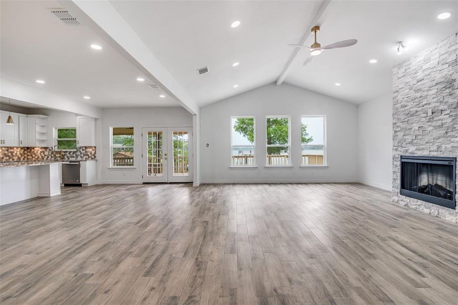 Spacious, unfurnished interior of a new home in , Mabank (Image 20).