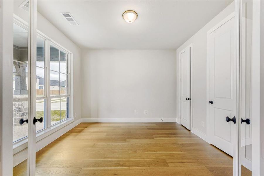 Spacious, unfurnished interior of a new home in M3 Ranch, Mansfield (Image 16).