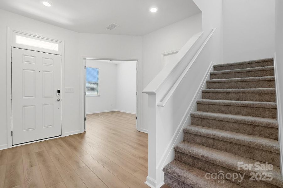 Spacious, unfurnished interior of a new home in Wellington Pointe Classic Series, Monroe (Image 12).