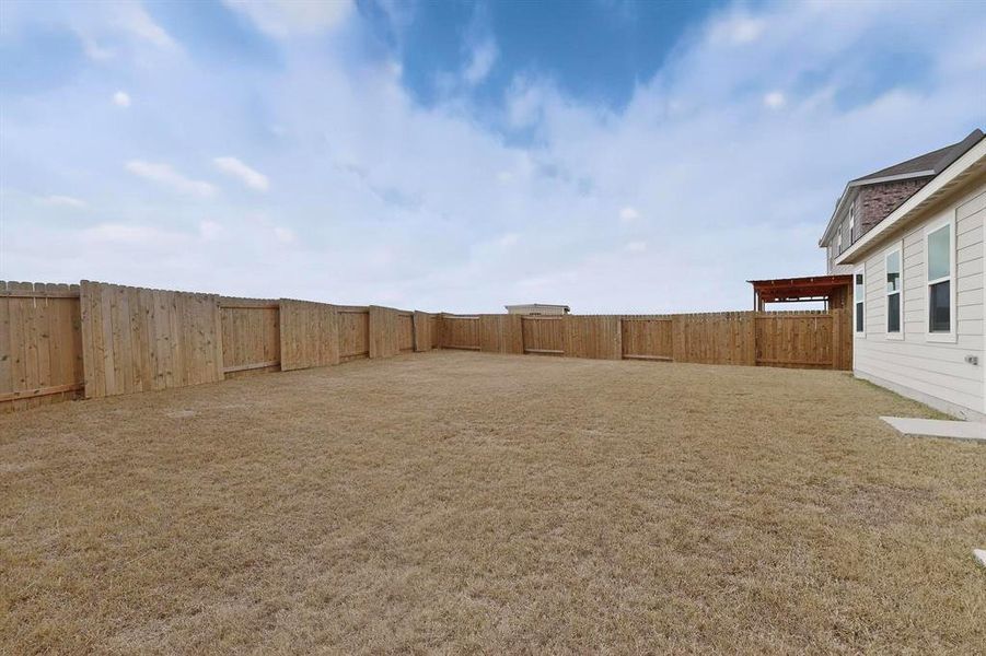 Exterior details and patio area of a home in Patriot Estates, Venus (Image 4).