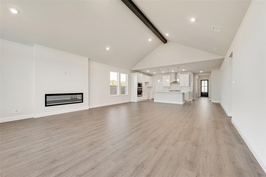 Spacious, unfurnished interior of a new home in Wildflower Ranch, Justin (Image 33).