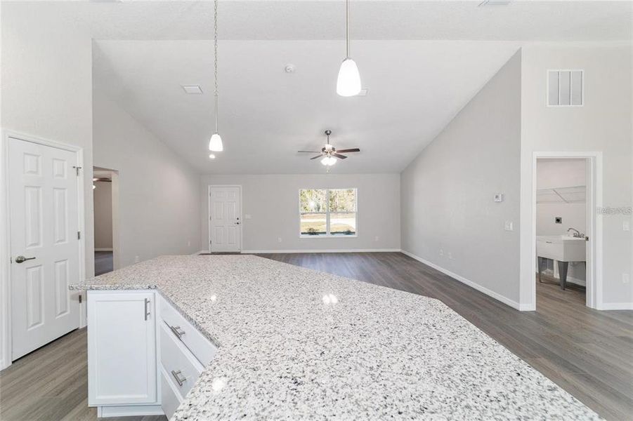 Spacious, unfurnished interior of a new home in , Dunnellon (Image 27).