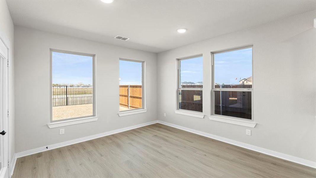 11. 9305 Shadow - Dining 11. 9305 Shadow - Dining