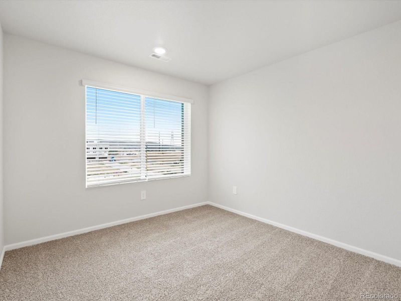 Spacious, unfurnished interior of a new home in Three Hills, Morrison (Image 20).