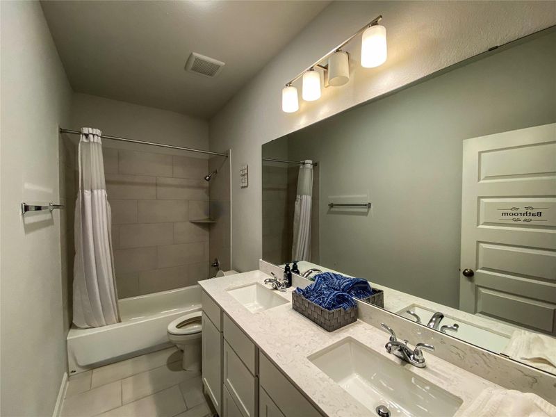 Furnished interior view inside a new home in Stonecreek Estates 50', Richmond (Image 30). Furnished interior view inside a new home in Stonecreek Estates 50', Richmond (Image 30).