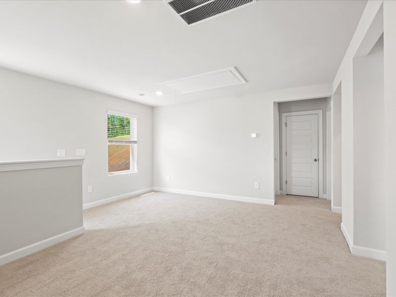 Spacious, unfurnished interior of a new home in Cedar Shoals – Heritage Collection, Piedmont (Image 9).