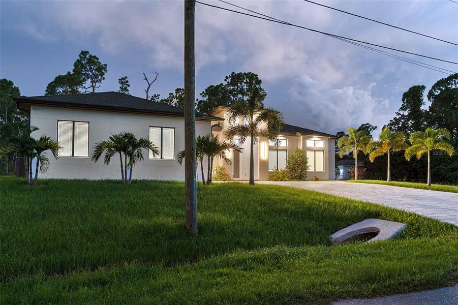 Exterior details and patio area of a home in , North Port (Image 28).