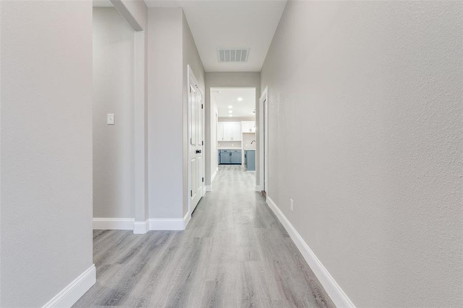 Spacious, unfurnished interior of a new home in , Dallas (Image 13).