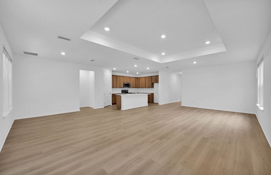 Spacious, unfurnished interior of a new home in Hyland Trail, Green Cove Springs (Image 17).