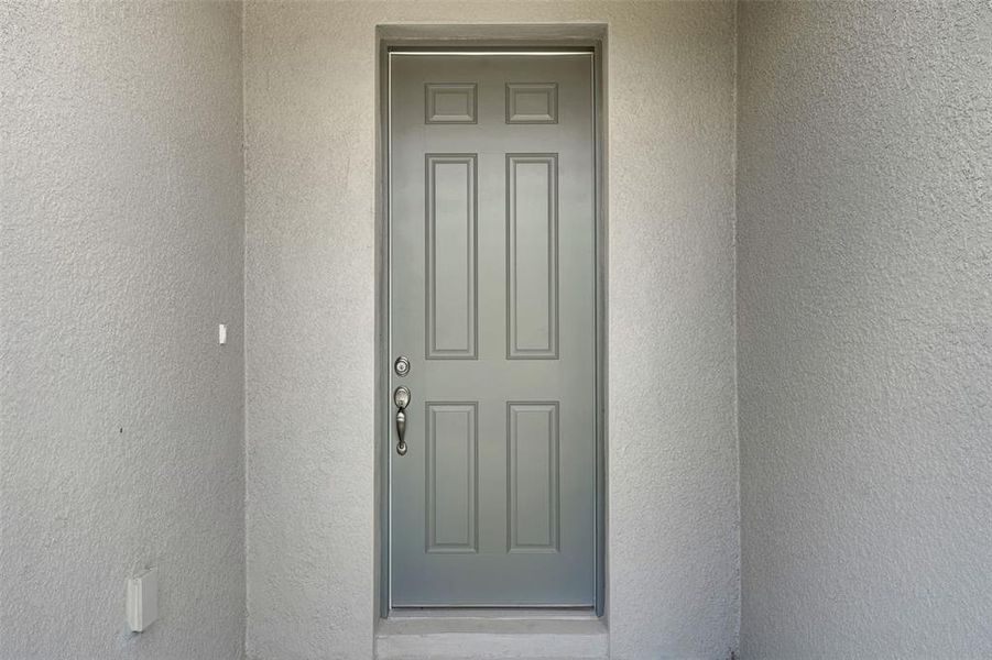 Exterior details and patio area of a home in Tuscan Hills, Dade City (Image 4).