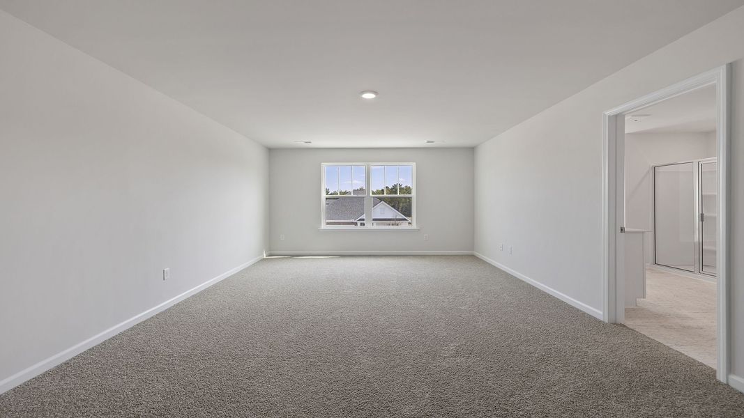 Spacious, unfurnished interior of a new home in Woodglen, Piedmont (Image 31).