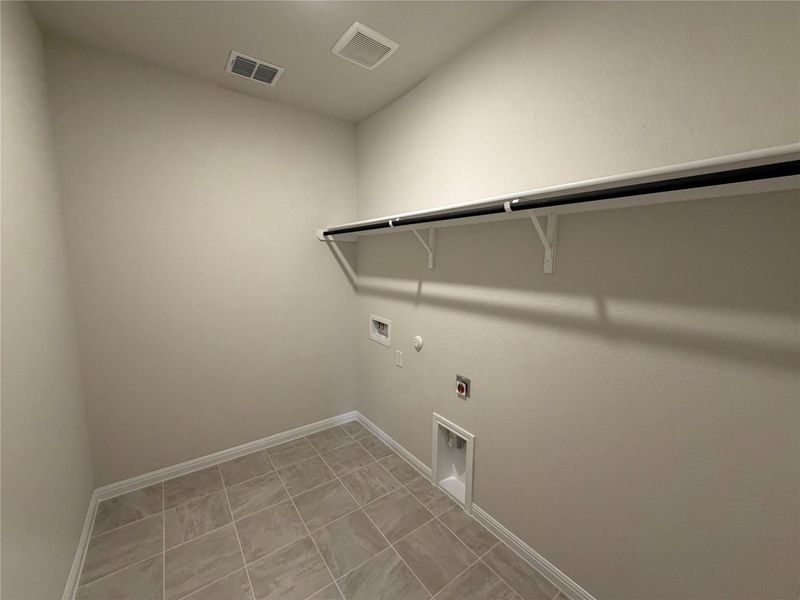 Spacious, unfurnished interior of a new home in Willow Springs, Buda (Image 13). Spacious, unfurnished interior of a new home in Willow Springs, Buda (Image 13).