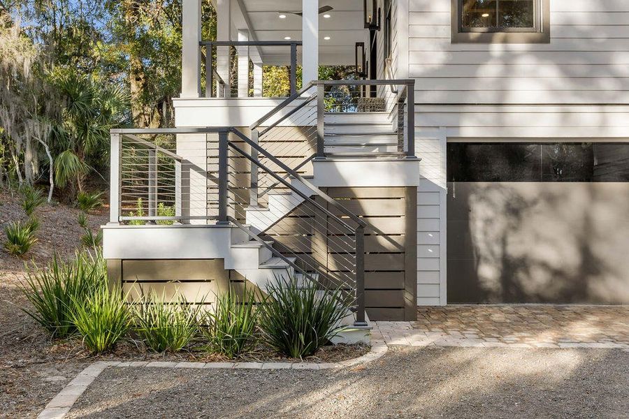 Exterior details and patio area of a home in , Seabrook Island (Image 27).
