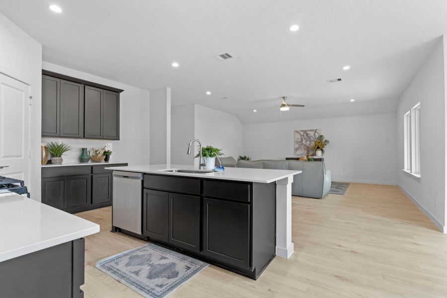 *Images and 3D tour are for illustration only and options may vary from home as built. *Images and 3D tour are for illustration only and options may vary from home as built.