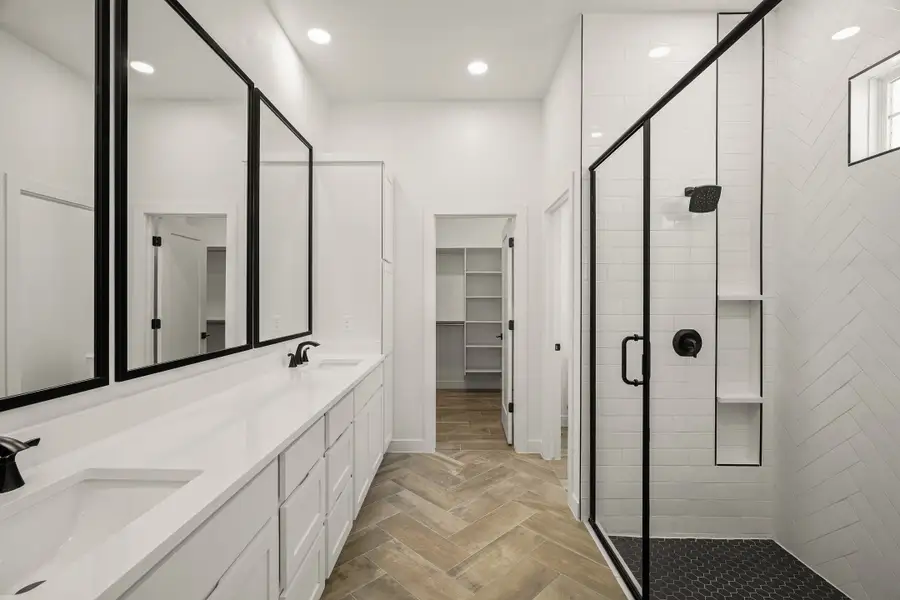 Furnished interior view inside a new home in Tierra Del Este 91, El Paso (Image 16). Furnished interior view inside a new home in Tierra Del Este 91, El Paso (Image 16).