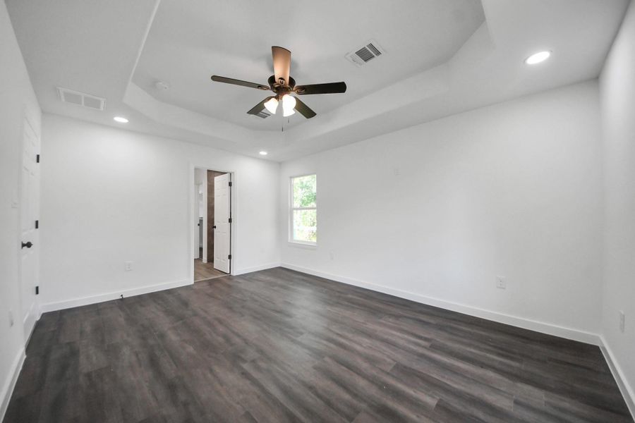 Spacious, unfurnished interior of a new home in , Splendora (Image 14).