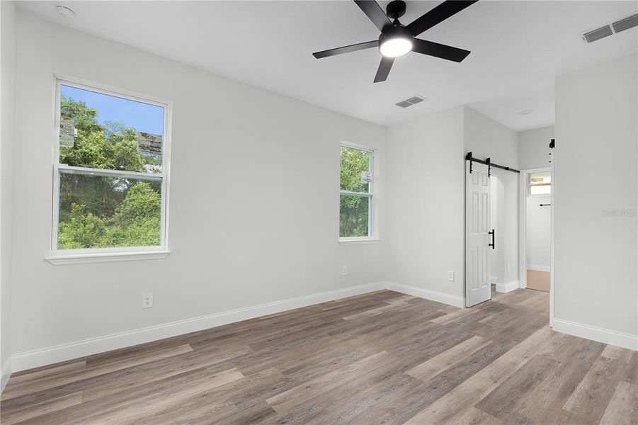 Spacious, unfurnished interior of a new home in , North Port (Image 28).