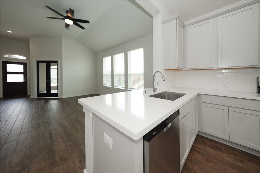 Furnished interior view inside a new home in , La Marque (Image 7). Furnished interior view inside a new home in , La Marque (Image 7).