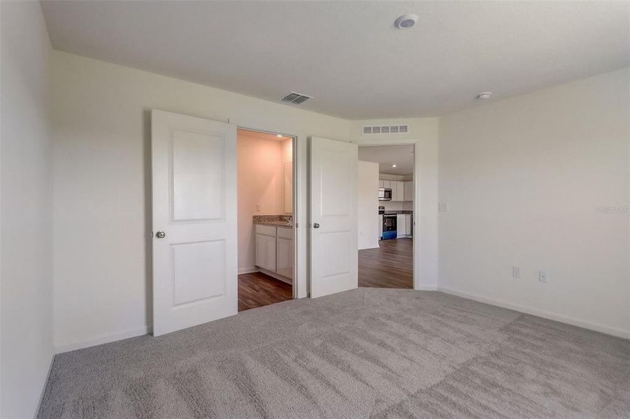 Spacious, unfurnished interior of a new home in Lakewood Park, Fort Pierce (Image 31). Spacious, unfurnished interior of a new home in Lakewood Park, Fort Pierce (Image 31).