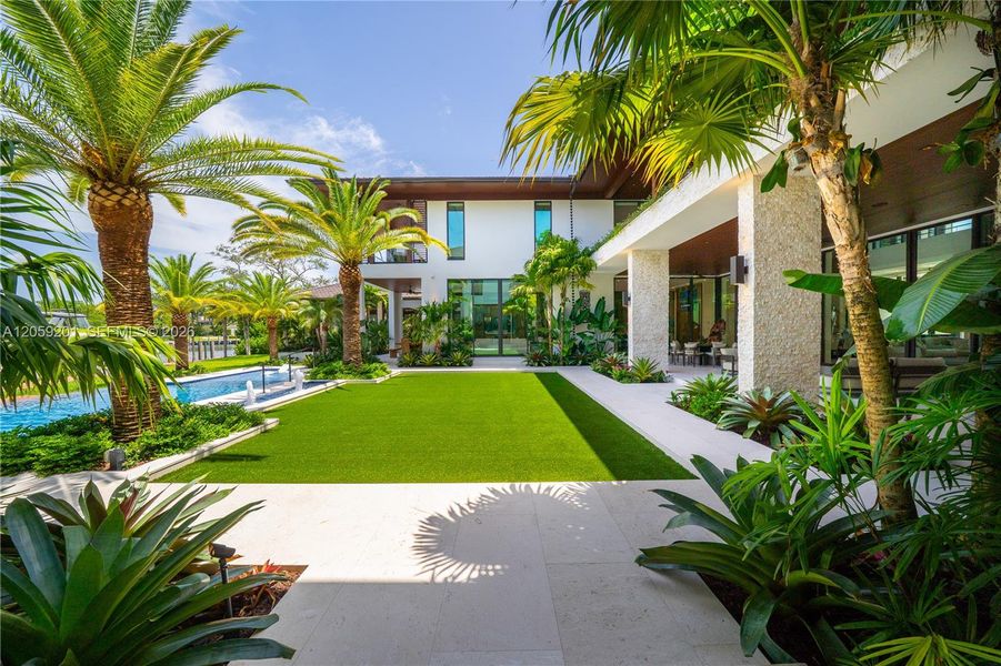 Community amenities in , Coral Gables (Image 33).