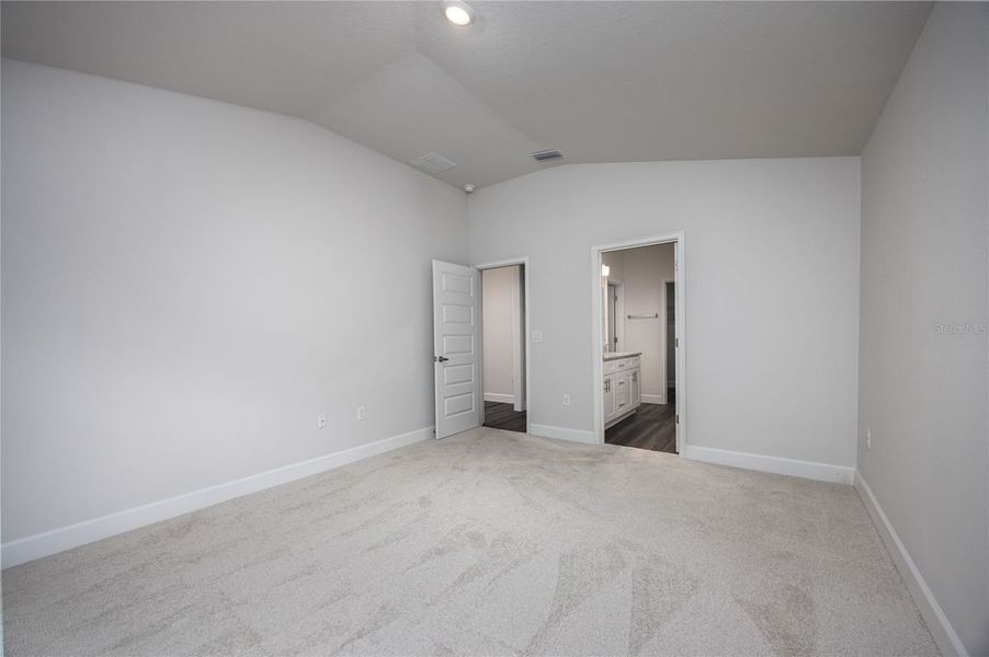 Spacious, unfurnished interior of a new home in Country Way South, Newberry (Image 25).