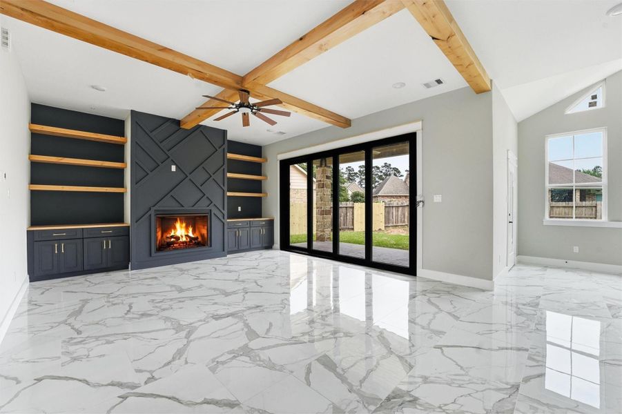 Spacious, unfurnished interior of a new home in , Conroe (Image 27).