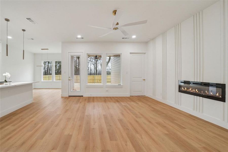 Spacious, unfurnished interior of a new home in , Dallas (Image 17).