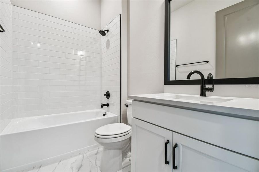 Furnished interior view inside a new home in Palmera Wellen Park - Classic Series, Venice (Image 10).