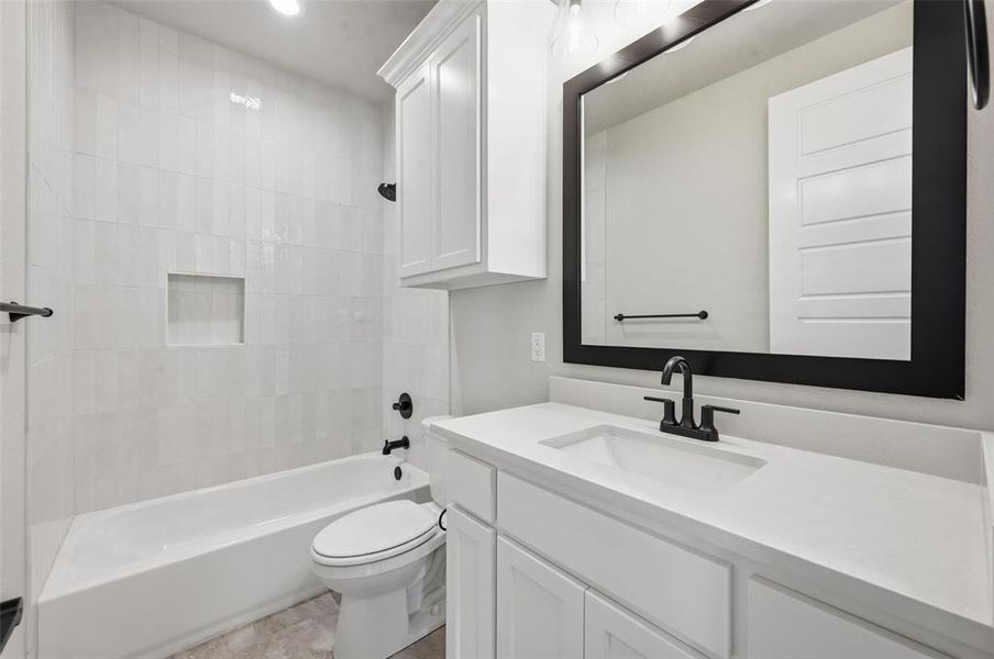 Furnished interior view inside a new home in Aledo Heights - Aledo ISD, Annetta South (Image 25).