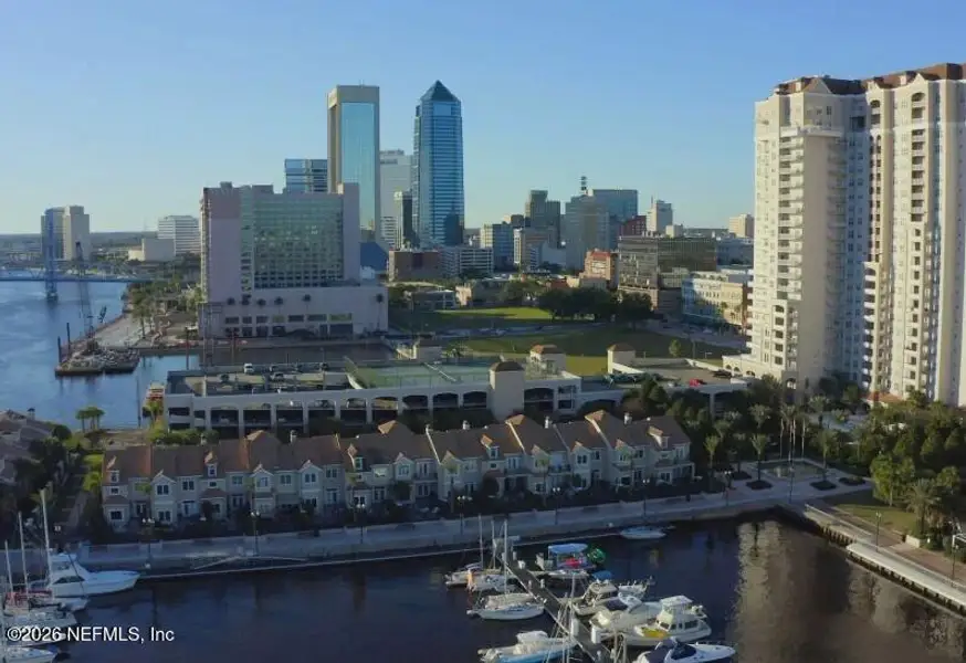 Condo located in Jacksonville, FL showcasing its design and architecture (Image 3). Condo located in Jacksonville, FL showcasing its design and architecture (Image 3).