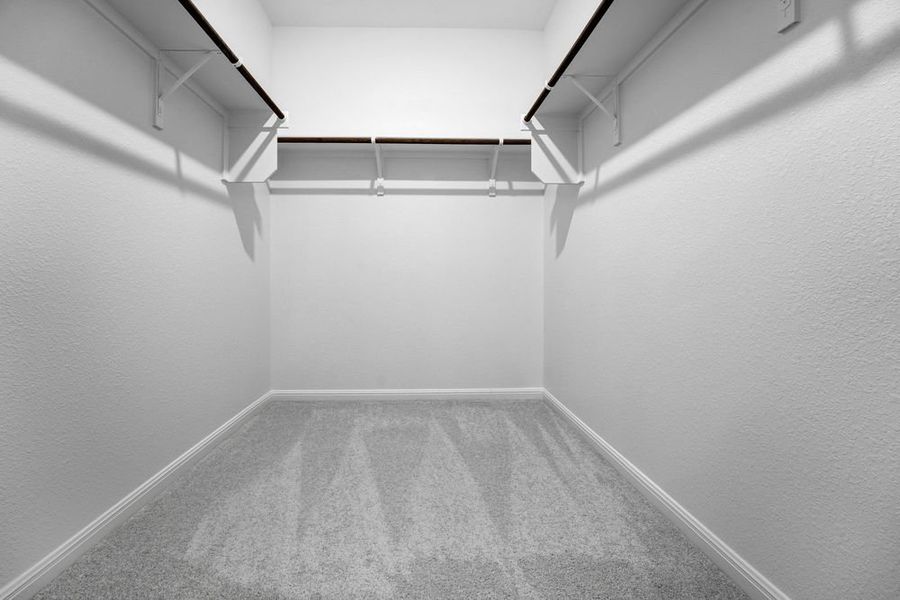 Spacious, unfurnished interior of a new home in Longview, Del Valle (Image 17).