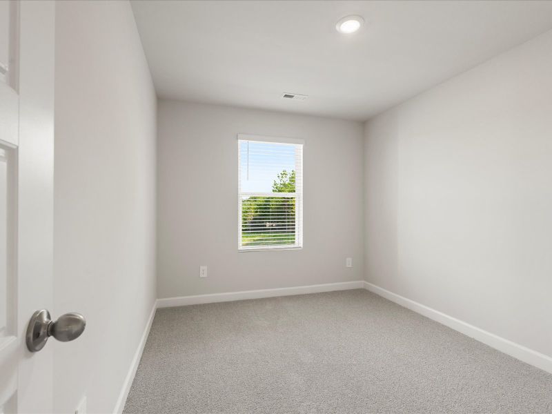 Spacious, unfurnished interior of a new home in Avalon Townes, Lyman (Image 16).