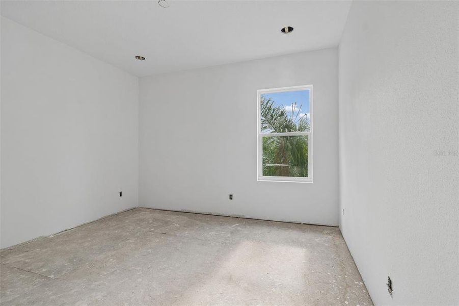 Spacious, unfurnished interior of a new home in , Crystal Beach (Image 25).