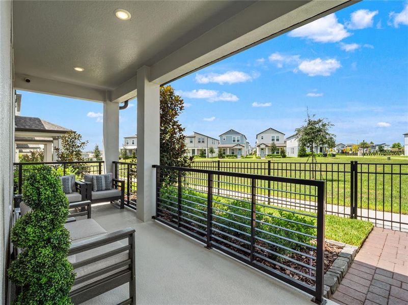 Exterior details and patio area of a home in , Winter Garden (Image 3).