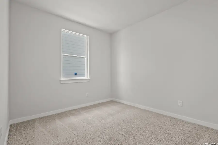 Spacious, unfurnished interior of a new home in Hiddenbrooke, Seguin (Image 23).