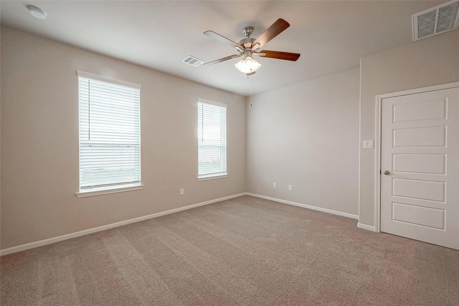 Spacious, unfurnished interior of a new home in Rollingbrook Estates, Baytown (Image 15). Spacious, unfurnished interior of a new home in Rollingbrook Estates, Baytown (Image 15).