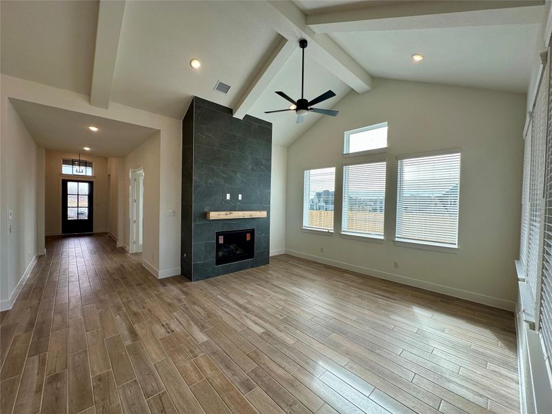 Spacious, unfurnished interior of a new home in Briarley, Montgomery (Image 15).