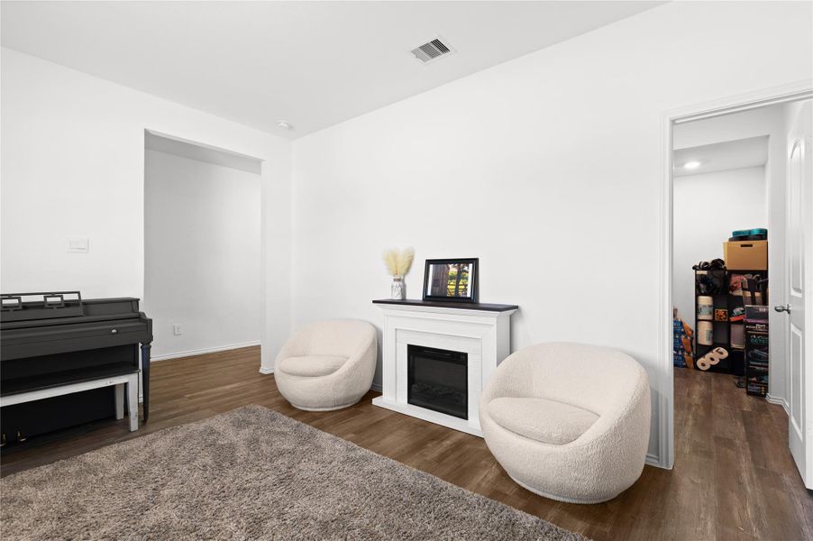 Furnished interior view inside a new home in , Willis (Image 17).